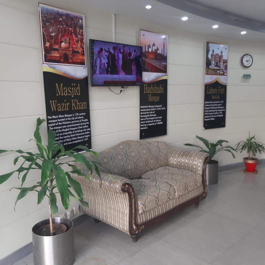 Premier Inn Davis Road Lahore Extérieur photo