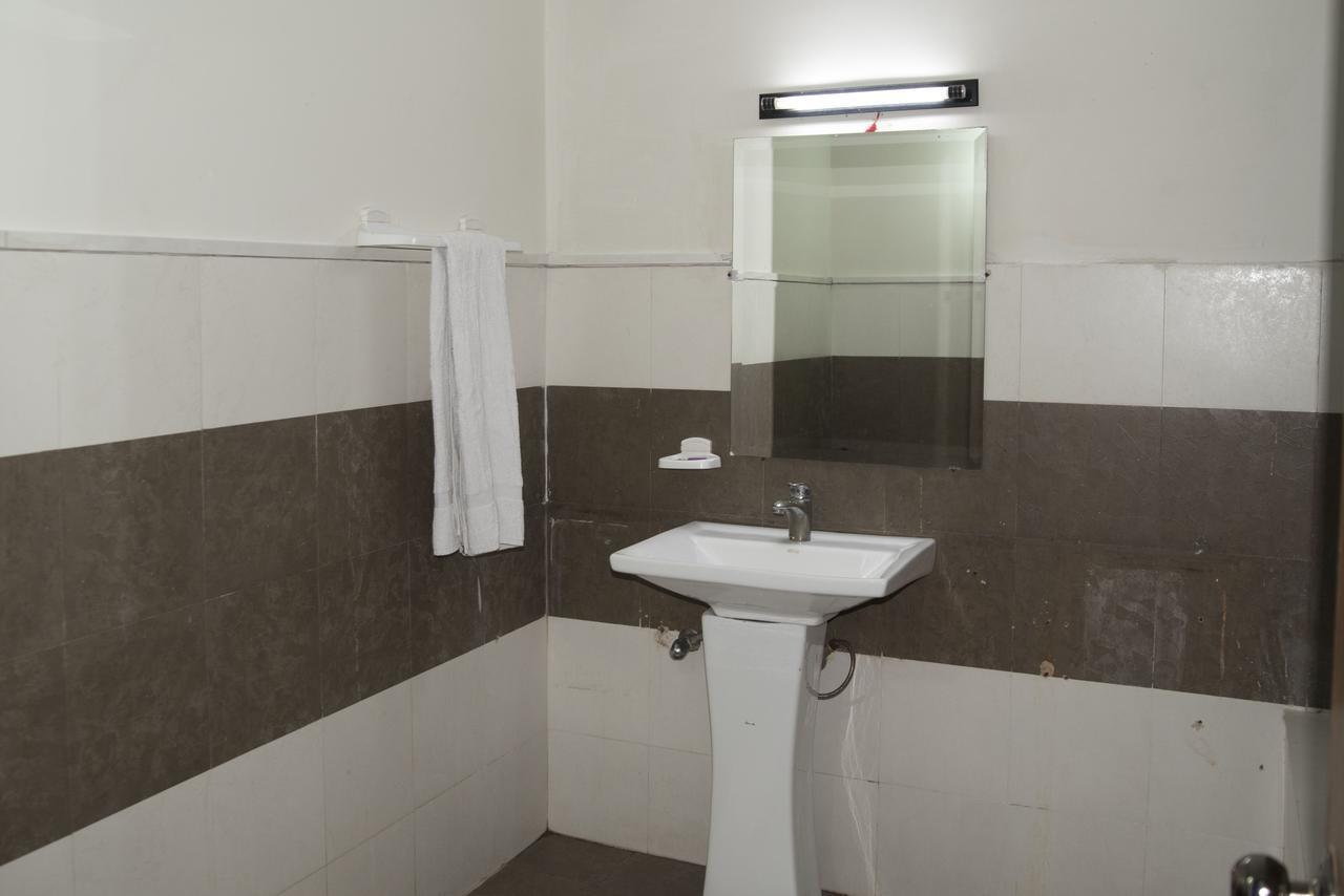 Premier Inn Davis Road Lahore Extérieur photo