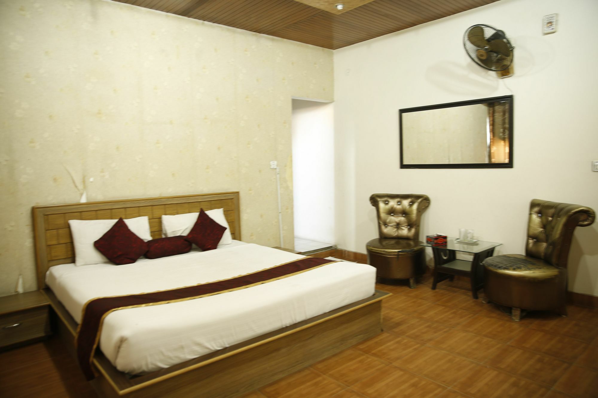 Premier Inn Davis Road Lahore Extérieur photo